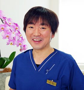 歯科医　山本裕一